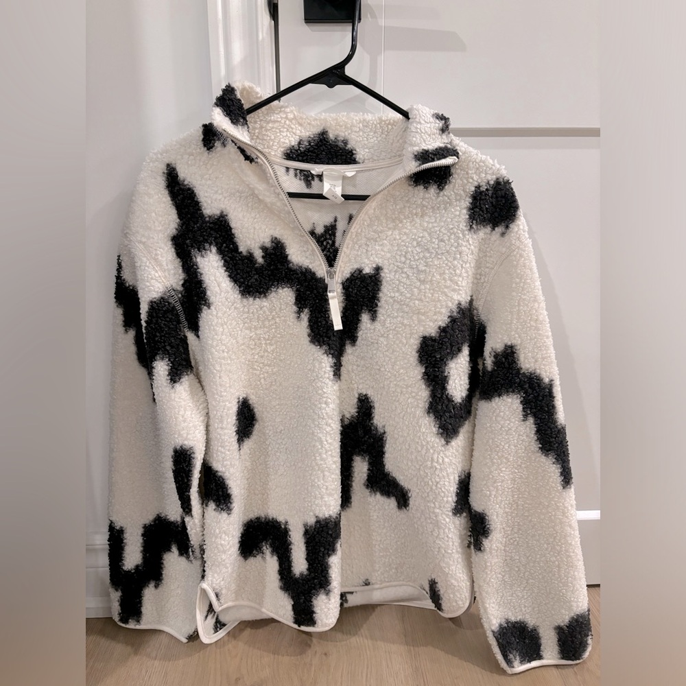 Ladies Size XS H&M Black and White Patterned Fleece Half Zip - Perfect Condition